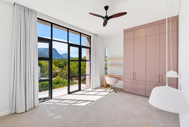 To Let 6 Bedroom Property for Rent in Constantia Western Cape